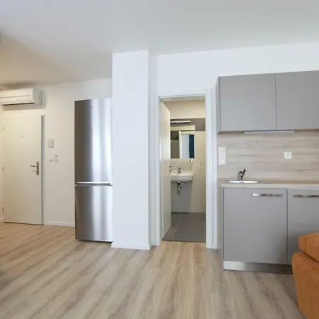 Apartment Center Place Pressburg