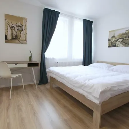 Center Place Apartment Pressburg