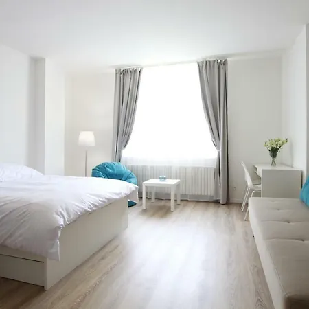 Apartment Center Place