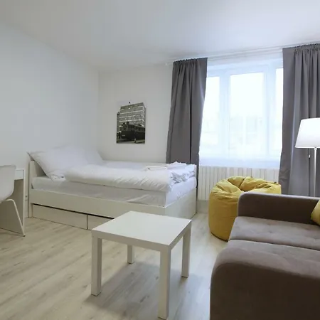 Apartment Center Place *