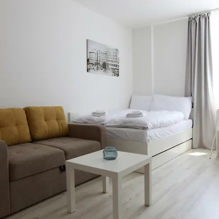 Center Place Apartment Pressburg