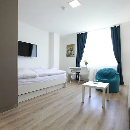 Apartment Center Place *