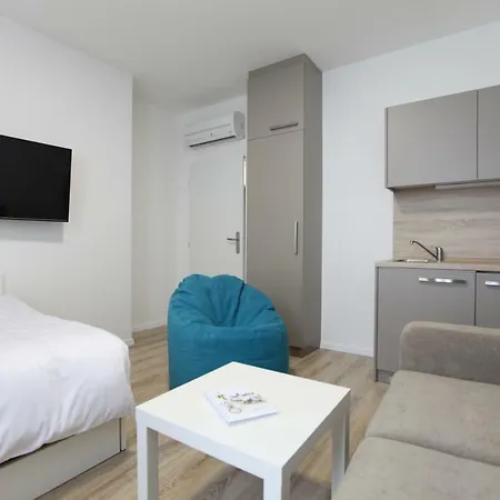 Center Place Apartment Pressburg