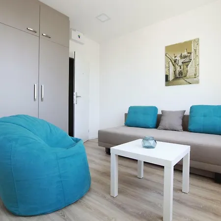 Apartment Center Place