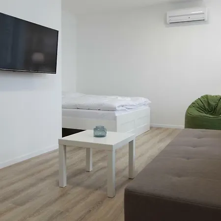 Center Place Apartman *