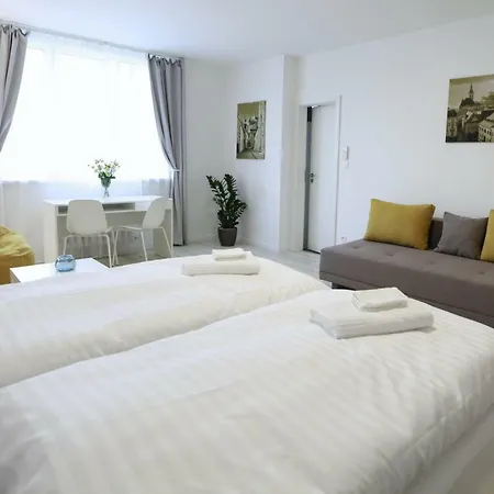 Center Place Apartment *