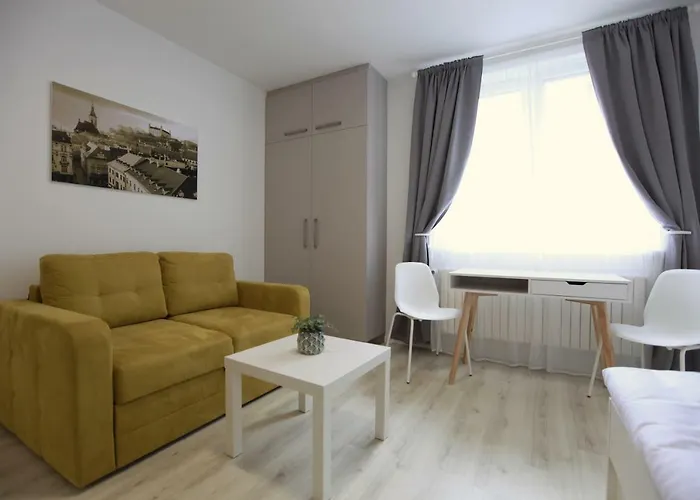 Apartment Center Place *