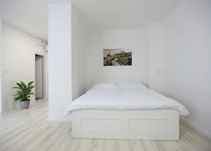 Apartment Center Place