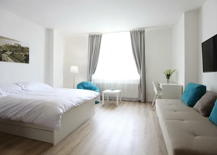 Apartment Center Place