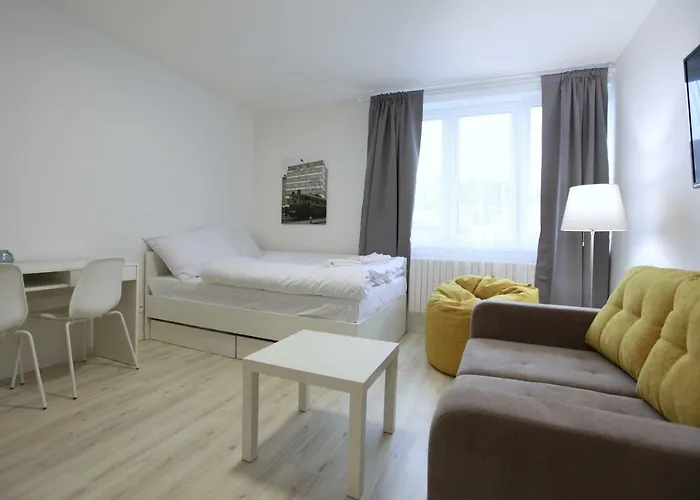 Apartment Center Place *