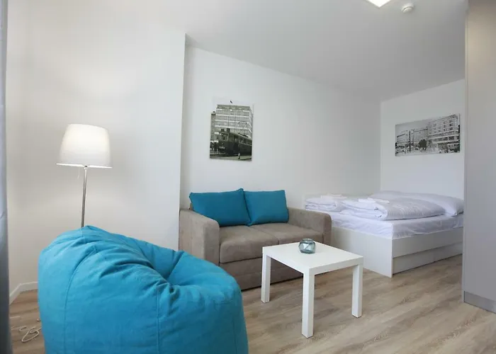 Center Place Apartment *