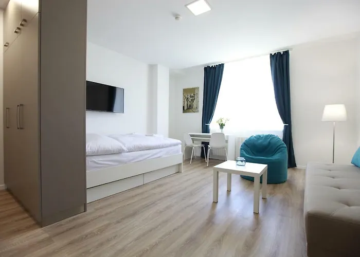 Apartment Center Place *